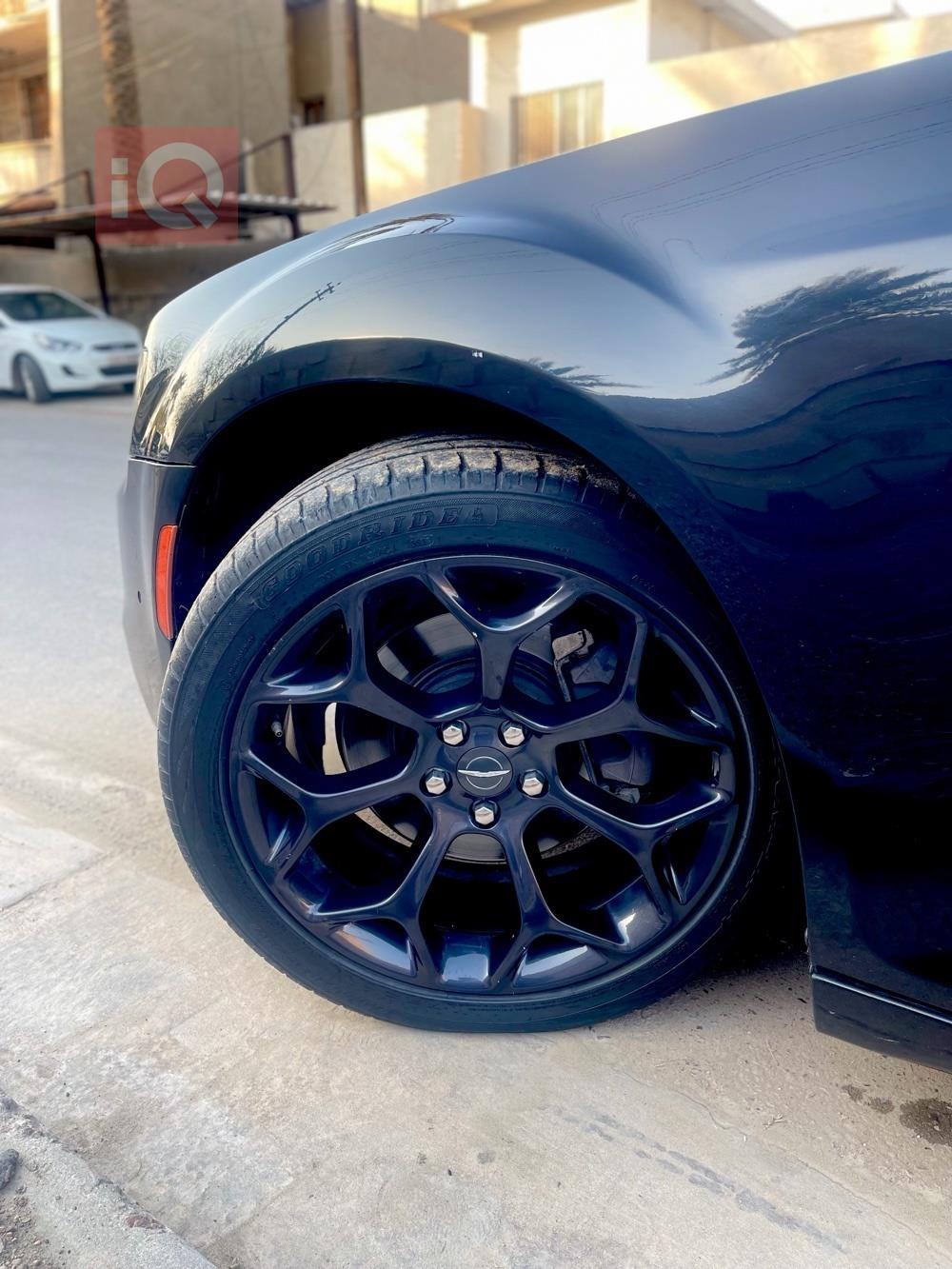 کرایسلەر 300